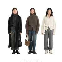 The college-style bed round-neck knitted cardigan for women in autumn and winter is a trendy design that makes them look younger