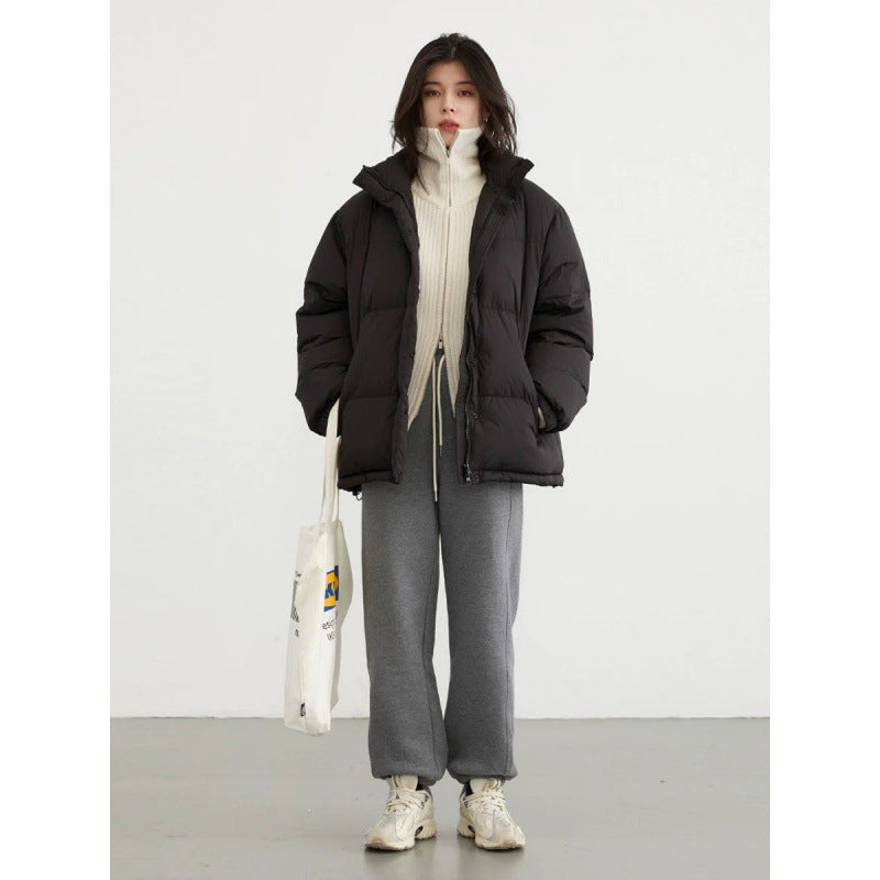 The college-style bed round-neck knitted cardigan for women in autumn and winter is a trendy design that makes them look younger